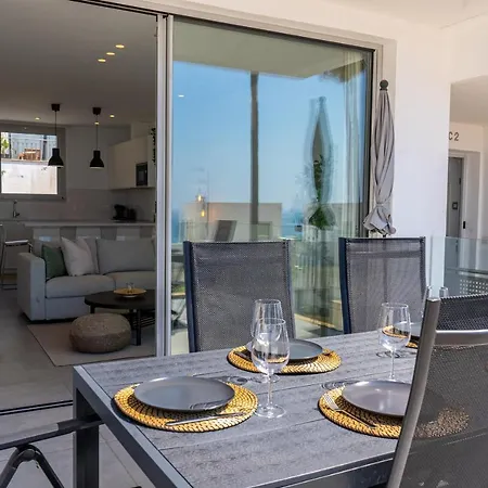 Hotel 4 Bed Residential Palm C1